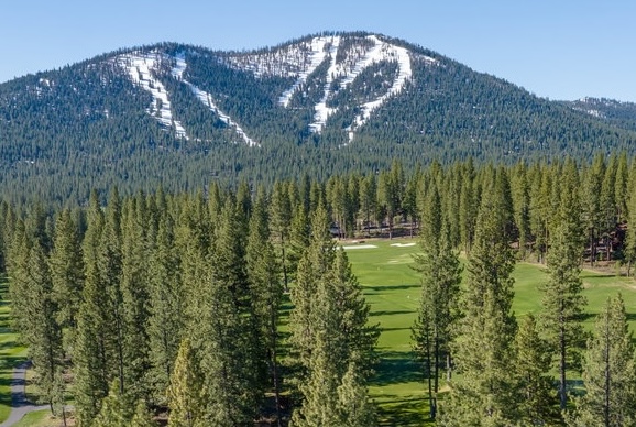 Lahontan golf course and mountain community